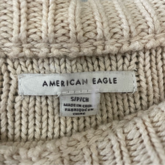 American Eagle Knit Sweater Size Small - Picture 2 of 4